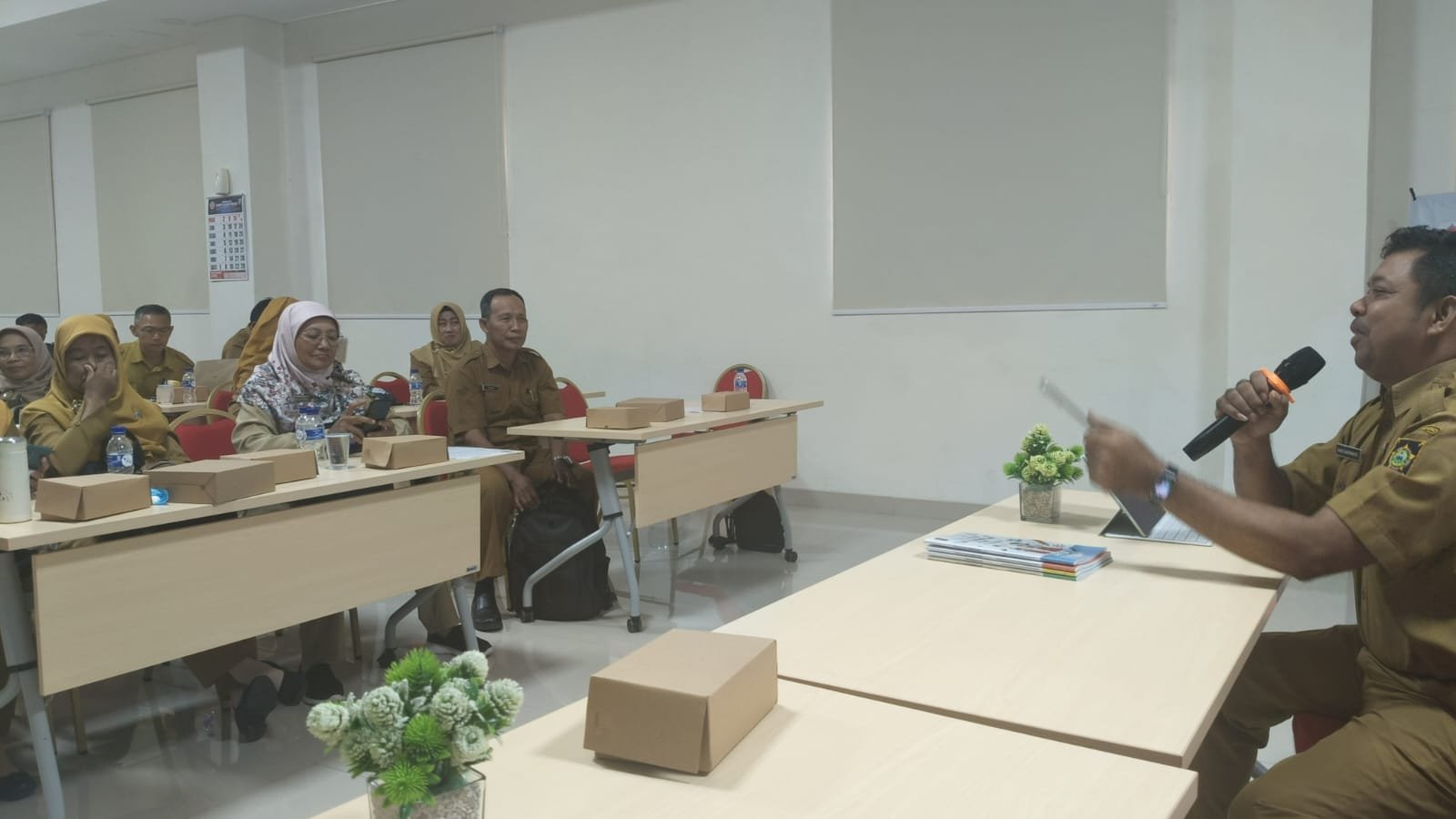 Bimtek Penulisan bahan Ajar jenjang SD